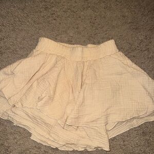 SHEIN Cream Skater Mini Skirt with High-Low Hem